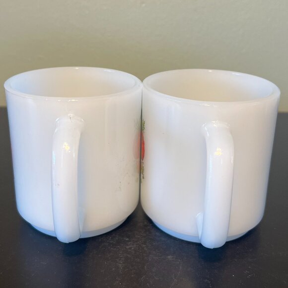 Set of 2 Vtg GLASBAKE White Milk Glass Mugs ~ Vegetable Garden Harvest  ~ 1960s - Picture 5 of 13